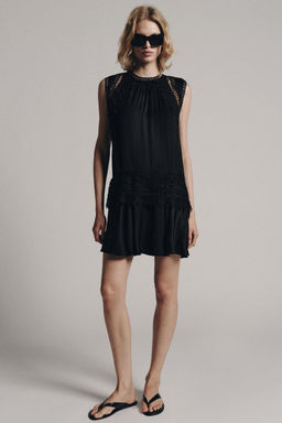 VESTIDO CORTO ENCAJE ZW COLLECTION / Negro