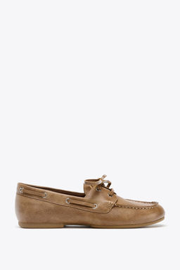 LACE-UP FLAT SHOES