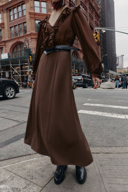 MIDI DRESS WITH CONTRASTING BELT - Zara фото 5