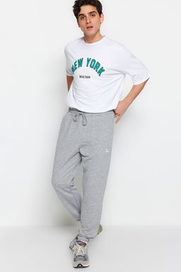 TRENDYOL MAN Ekru Regular Fit Etiket Aplikeli Cepleri Dikisli Esofman Alt? TMNSS23EA00010 - Trendyolmilla фото 7
