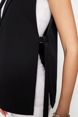 Siyah Oversize Aksesuarl? Yandan Baglama Detayl? Tek Dugmeli Astarl? Dokuma Yelek TWOAW23YE00032