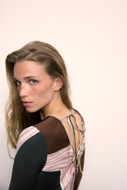 PRINTED SATIN TOP - Zara фото 3