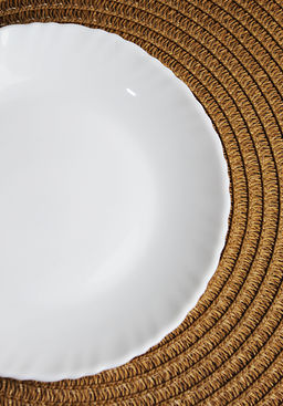 Тарелка плоская круглая d=16,5 см белье арт. 100бел-твч6,5