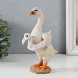 Фигурка полистоун «Гусь в надувном круге: фламинго», 10.5×7.5×16.5 см