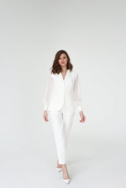 Костюм AURA 9095-176-Р белый