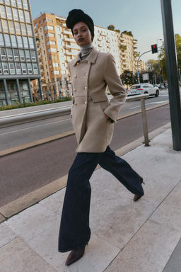 SHORT DOUBLE-BREASTED WOOL COAT
