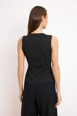 Siyah Cizgili Regular/Normal Boy V Yaka Dugmeli Esnek Orme Yelek TWOAW25YE00091