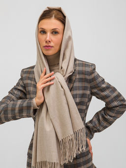 в составе шерсть Большой, мягкий, теплый двусторонний однотонный палантин