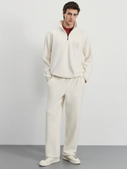 Толстовка relax fit с нашивкой / Zarina