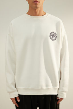 Ekru Oversize/Genis Kesim Cicek Nak?sl? Ici Polar/S?cak Tutan Sweatshirt TMNAW24SW00012
