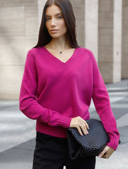 Джемпер с V вырезом из мягкой пряжи с кашемиром