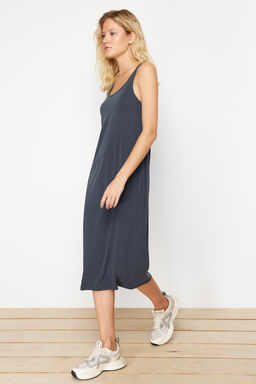 TRENDYOLMILLA Antrasit Ask?l? Havuz Yaka Modal Icerikli Shift/Duz Midi Orme Elbise TWOSS24EL00410
