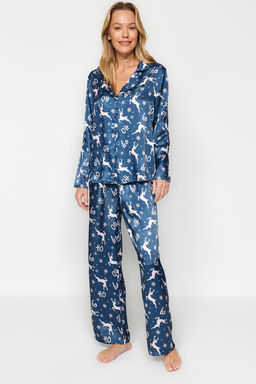 Trendyolmilla Lacivert-Cok Renkli Y?lbas? Temal? Saten Gomlek-Pantolon Dokuma Pijama Tak?m? THMAW24PT00037