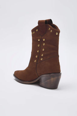 Kahverengi Suet Trok Detayl? Sivri Burun Kad?n 6,5 cm Blok Topuklu Bot
TAKAW26BO00073