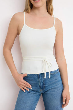 Ekru Fitted/Vucuda Oturan Havuz Yaka Ince Ask?l? Kolsuz Yumusak Orme Bluz TWOSS26BZ00633