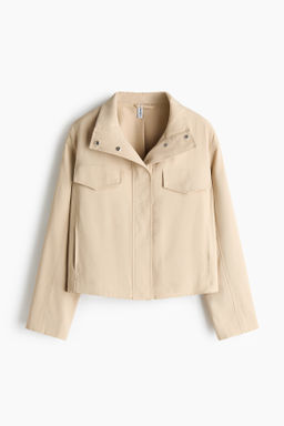 Chaqueta con cuello chimenea