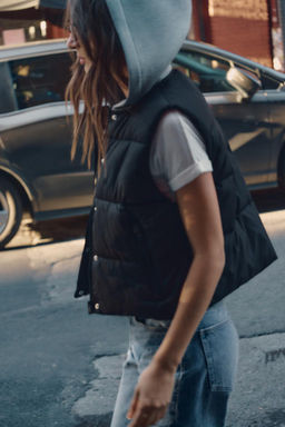 CONTRAST PUFFER GILET WITH HOOD - Zara фото 2