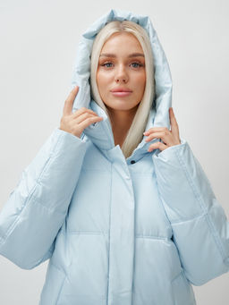 Пальто летучая мышь женское с капюшоном зимнее голубого цвета 9619Gl - Mtforce фото 7