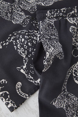 TRENDYOL MAN Siyah Regular Fit Bask?l? Dokuma Sortlu Pijama Tak?m? TMNSS25PT00027 - Trendyolmilla фото 6