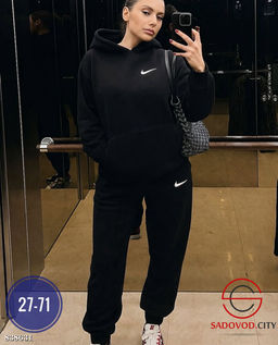 Спортивный костюм с логотипом