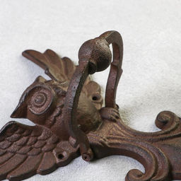 Дверной молоток для входной двери «Летящая сова», чугун, 23.5×18×5 см