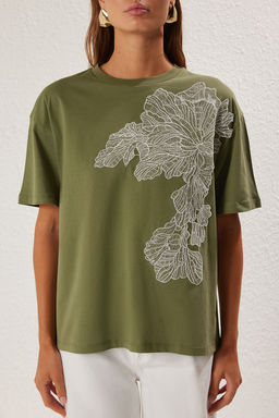 Haki Aksesuar Detayl? Oversize/Genis Kal?p Orme T-Shirt TWOSS25TS00045