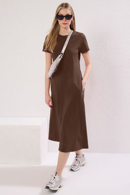 TRENDYOLMILLA Siyah Cepli Premium Bisiklet Yaka A-Line Orme Midi Elbise TWOSS24EL00169