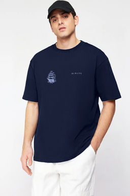 Trendyolmilla Man Beyaz Oversize/Genis Kesim Gemi S?rt Bask?l? %100 Pamuk T-Shirt TMNSS25TS00132  фото 2
