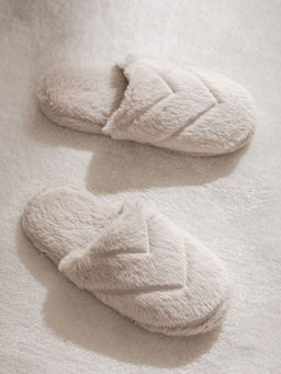 Nak??l? Pel?? K?z ?ocuk Ev Terli?i