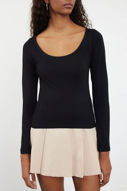 Siyah Havuz Yaka Fitted/Vucuda Oturan Orme Bluz TWOAW25BZ00025