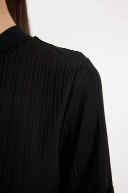 Футболка с короткими рукавами и полуводолазкой стандартного кроя в рубчик на бретельках - Defacto фото 4