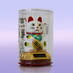 Манеки Неко оберег на процветание Манящий кот белый на солнечной батарее