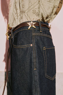 CINTUR?N DOBLE PIEL 100% ESTRELLAS / Marr?n