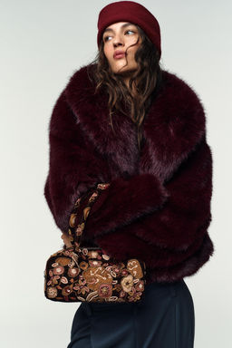 EMBROIDERED SHOULDER BAG