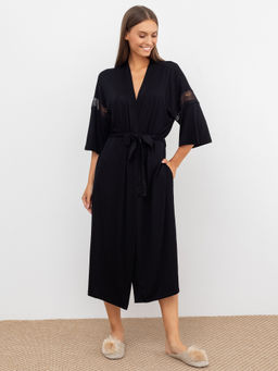 Роскошный халат с кружевными вставками