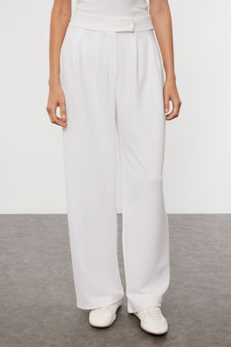 Beyaz C?rt C?rt Kapamal? Yuksek Bel Pileli Wide Leg Pantolon TWOAW24PL00177