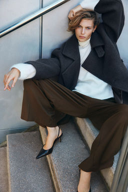 Pantalon amplio de sarga