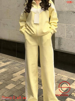 Костюм спортивный женский