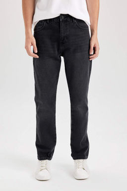 Джинсовые брюки прямого кроя с нормальной талией и нормальной талией