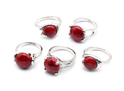 Кольцо "Смайл" с кораллом (имитация), круг, размер 17 Радуга камня