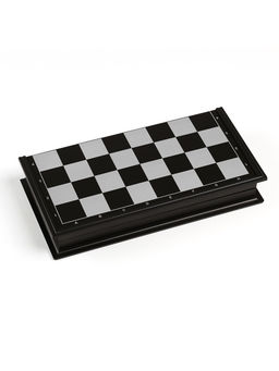 Шахматы с шашками и нардами «Классика», 3 в 1, магнитная доска 25×25 см