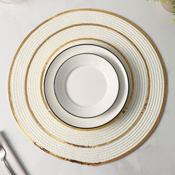 Салфетки сервировочные на стол Доляна, 4 шт., d=38 см, белые с золотым узором  фото 2