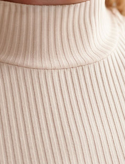 D49.104 Футболка женская овсяный