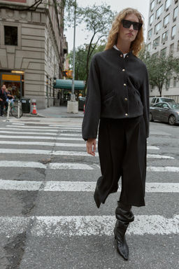 LONG BERMUDA SHORTS WITH CONTRAST STITCHING