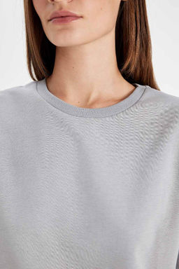 Женская серая базовая однотонная футболка с круглым вырезом и короткими рукавами Relax Fit - Defacto фото 5