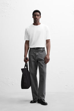 RELAXED STRAIGHT-LEG JEANS