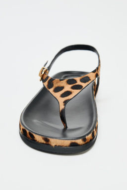 ANIMAL PRINT LEATHER AND SHEEPSKIN SANDALS - Zara фото 5