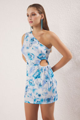 TRENDYOLMILLA Cok Renkli Cicek Desenli Vucuda Oturan Cut Out/Pencere Detayl? Orme K?sa S?k Elbise TPRSS23EL00154  фото 41