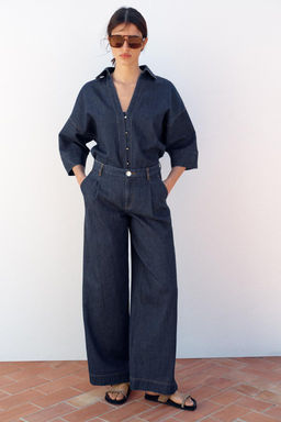 HIGH-WAIST WIDE-LEG TROUSERS WITH DARTS
