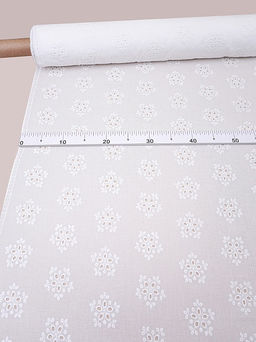 Шитье "Снежка - крупный цветок" цв.молочно-белый, ш.1.4м, батист, хлопок-100%, 80гр/м.кв